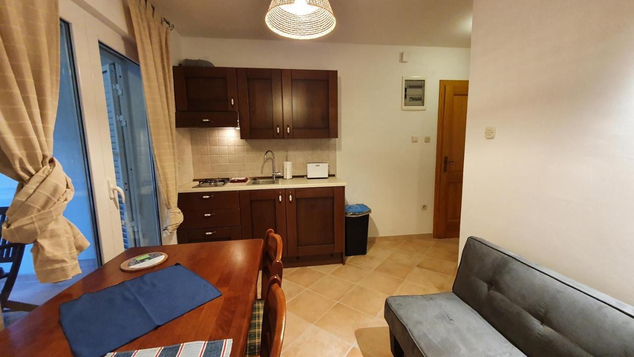 Sea Side Apartments 4* Novi Vinodolski Buitenkant foto