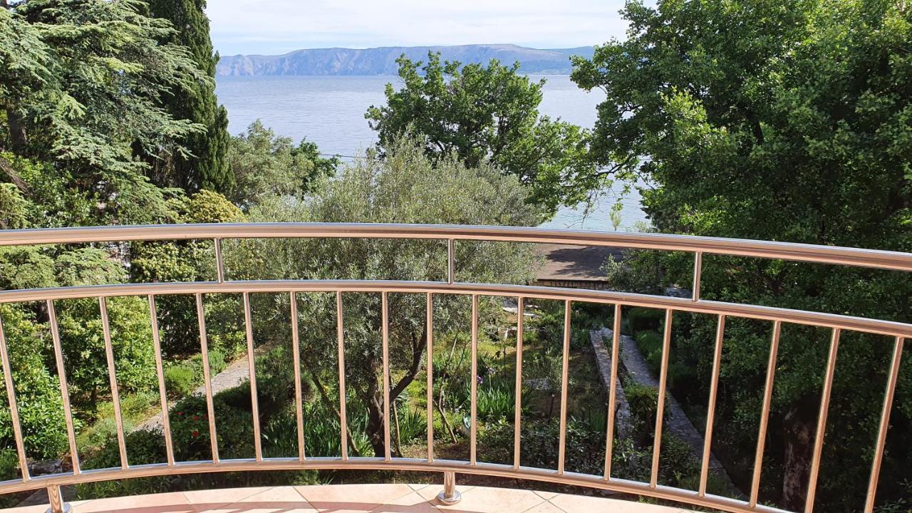Sea Side Apartments 4* Novi Vinodolski Buitenkant foto