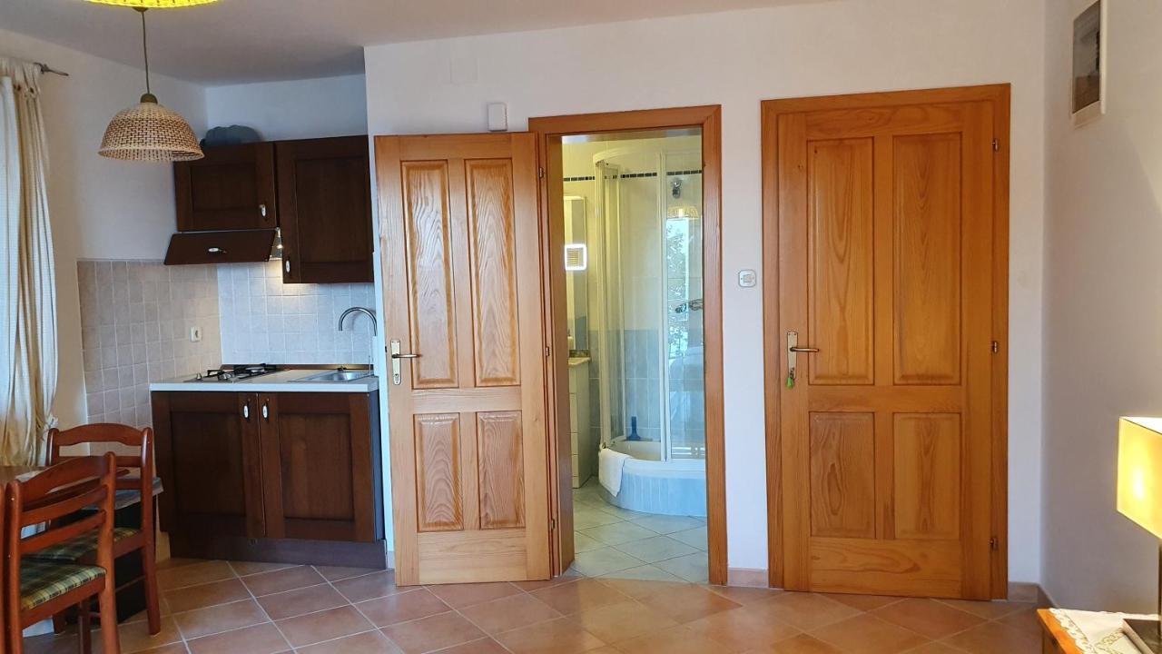 Sea Side Apartments 4* Novi Vinodolski Buitenkant foto