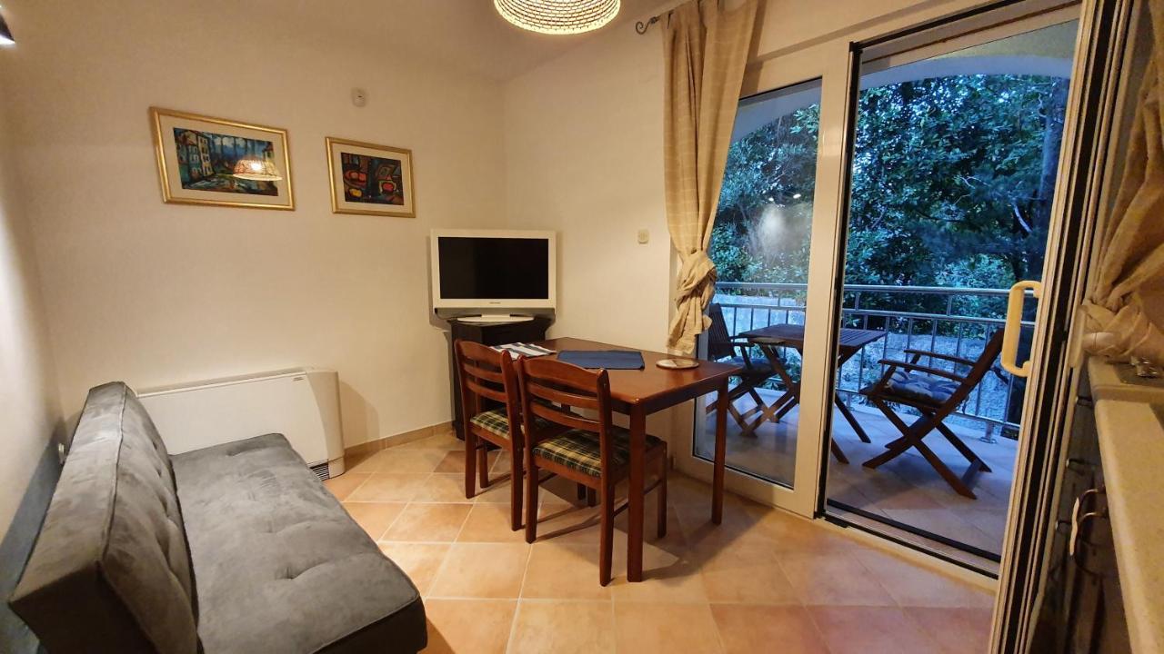 Sea Side Apartments 4* Novi Vinodolski Buitenkant foto