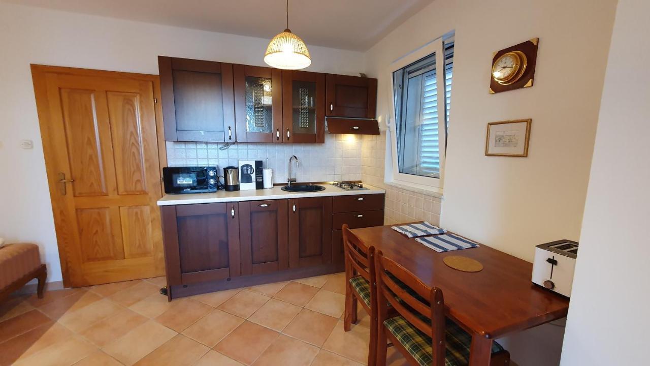 Sea Side Apartments 4* Novi Vinodolski Buitenkant foto